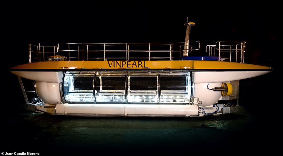 Khi lặn, DeepView24 gần như kh&ocirc;ng tạo ra tiếng động, ho&agrave;n to&agrave;n kh&ocirc;ng g&acirc;y &ocirc; nhiễm m&ocirc;i trường v&agrave; tiện lợn với tất cả mọi người mong muốn được trải nghiệm biển s&acirc;u, kể cả đối với người khuyết tật nhờ v&agrave;o lối cửa ra v&agrave;o hiện đại v&agrave; rộng r&atilde;i