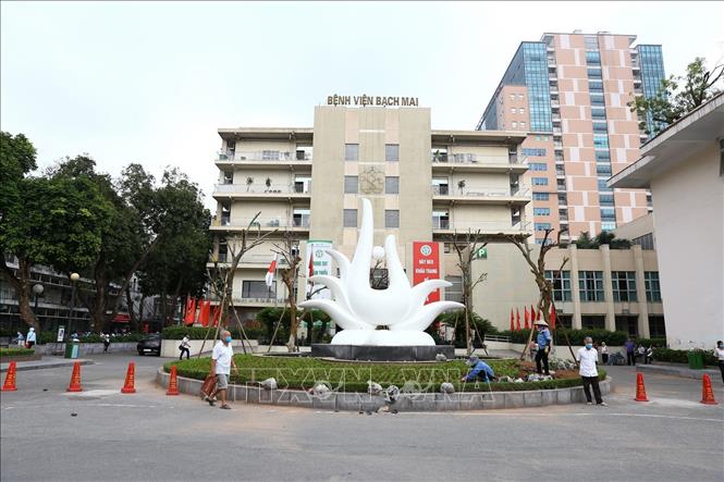 Ng&agrave;y 11/5/2020, c&aacute;c hoạt động kh&aacute;m chữa bệnh tại Bệnh viện Bạch Mai đ&atilde; trở lại b&igrave;nh thường.