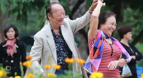 Người cao tuổi “không già” trong xã hội hiện đại