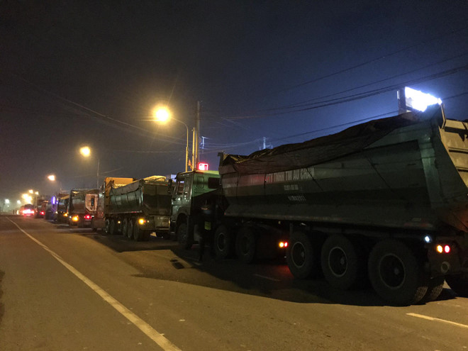 Đo&agrave;n 'xe vua' bị phạt gần 550 triệu đồng. Ảnh Thanh Ni&ecirc;n