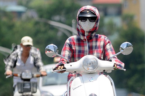 Dự b&aacute;o thời tiết ng&agrave;y mai 15/5: Nắng n&oacute;ng trải khắp ba miền