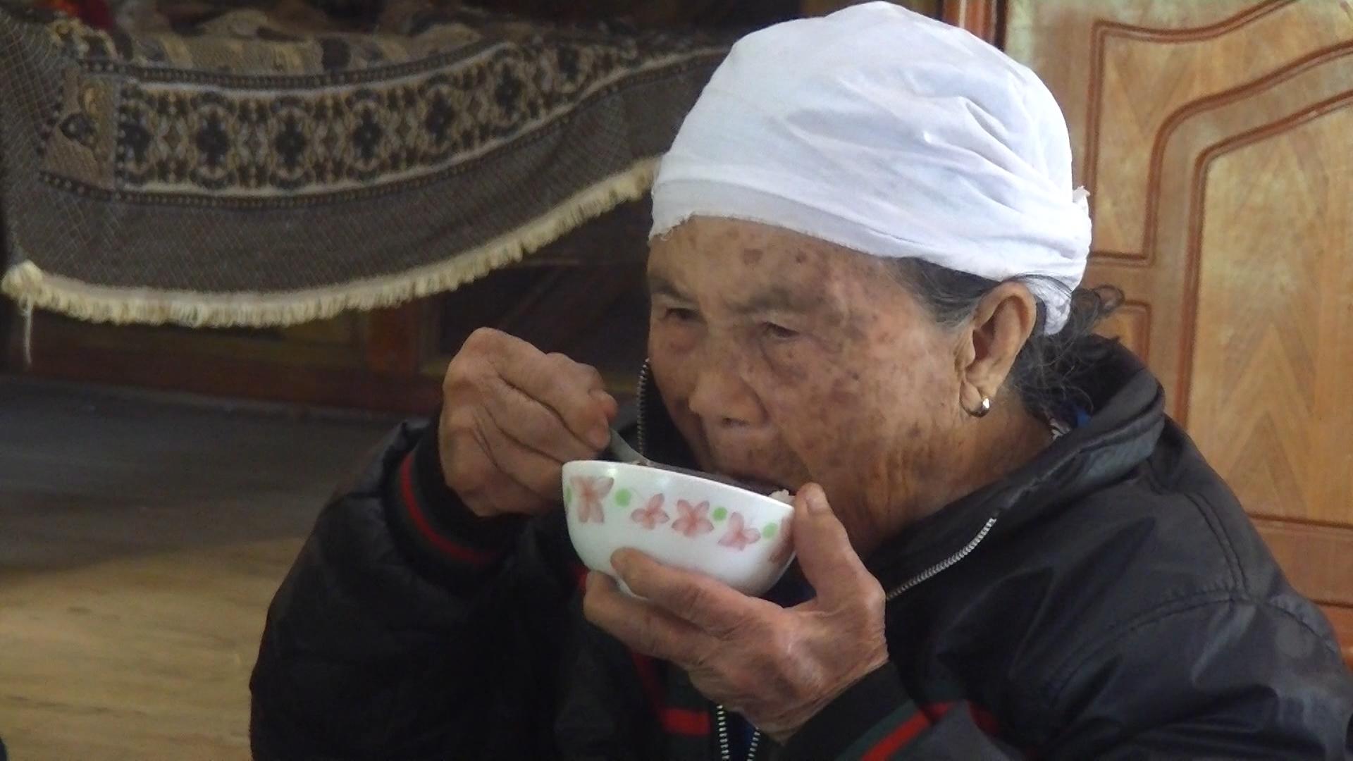 Người gi&agrave; ở Lũng V&acirc;n gần như kh&ocirc;ng bao giờ phải d&ugrave;ng đến thuốc T&acirc;y.