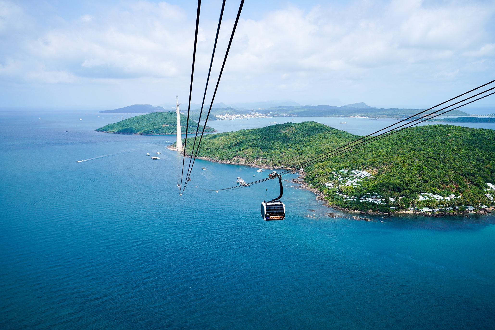 C&aacute;p treo kết nối Ph&uacute; Quốc v&agrave; H&ograve;n Thơm