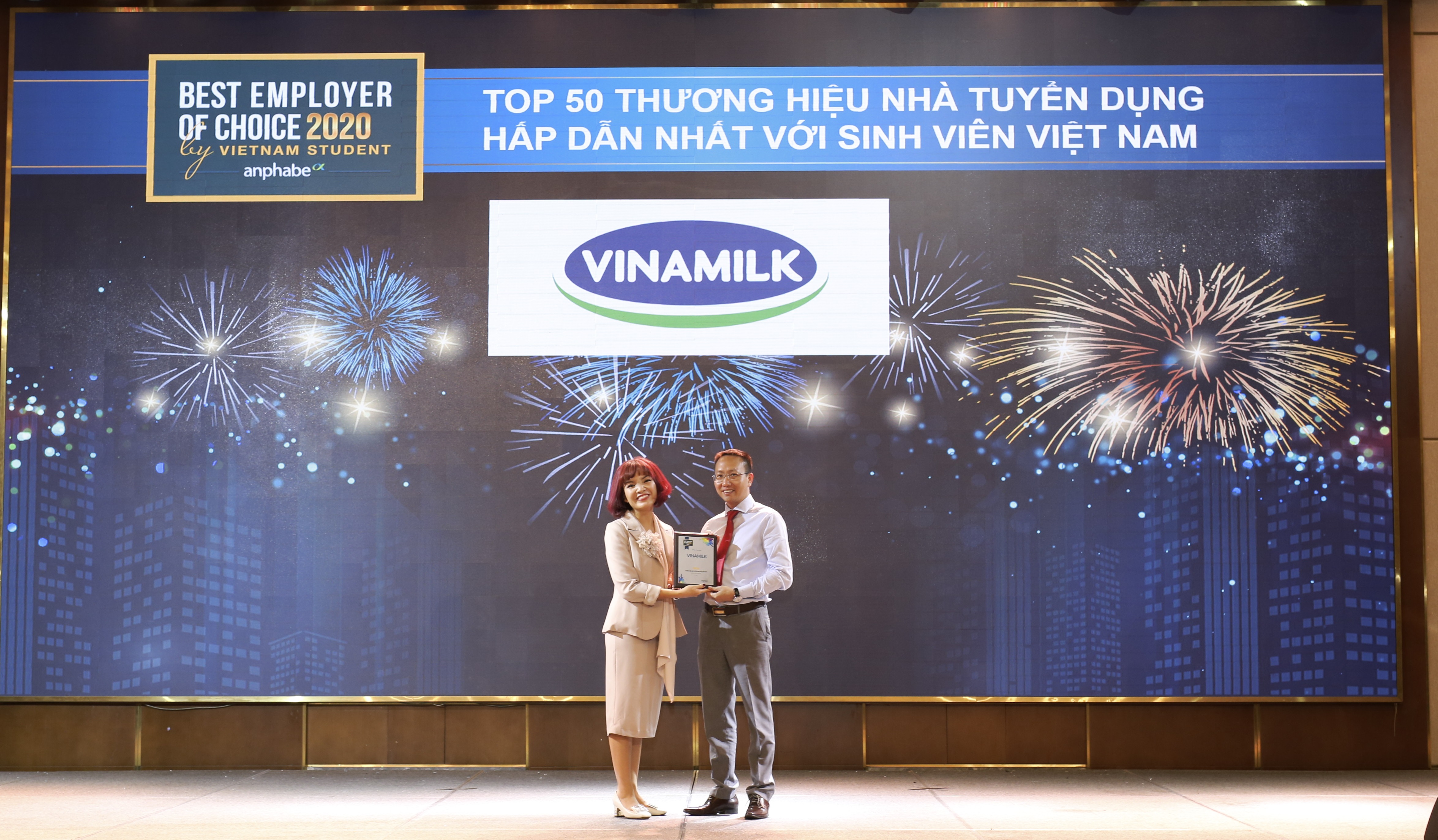 Vinamilk được b&igrave;nh chọn l&agrave; một trong 50 thương hiệu nh&agrave; tuyển dụng hấp dẫn nhất đối với sinh vi&ecirc;n Việt Nam 2020