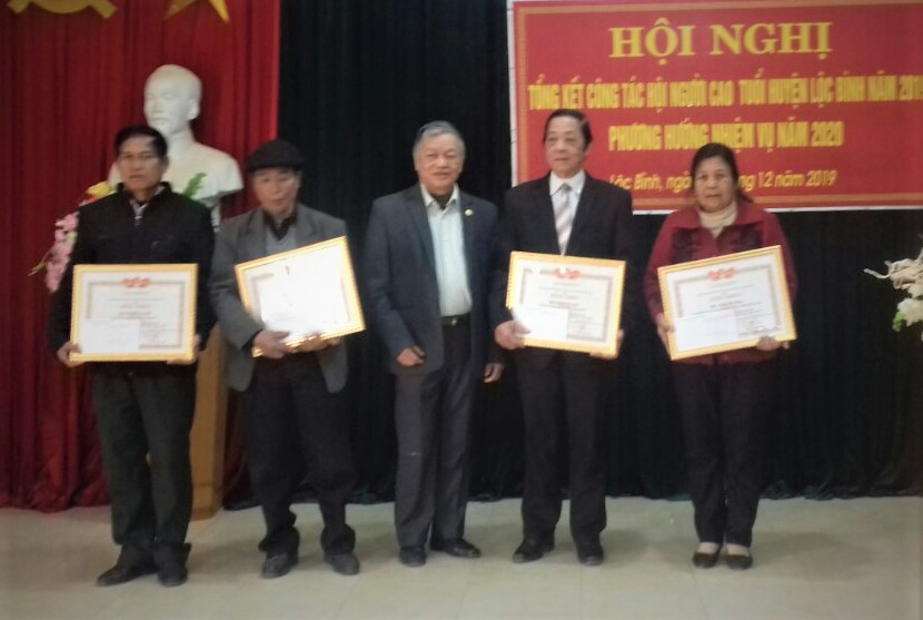Huyện Lộc Bình, tỉnh Lạng Sơn: Nỗ lực chăm sóc, phát huy vai trò NCT