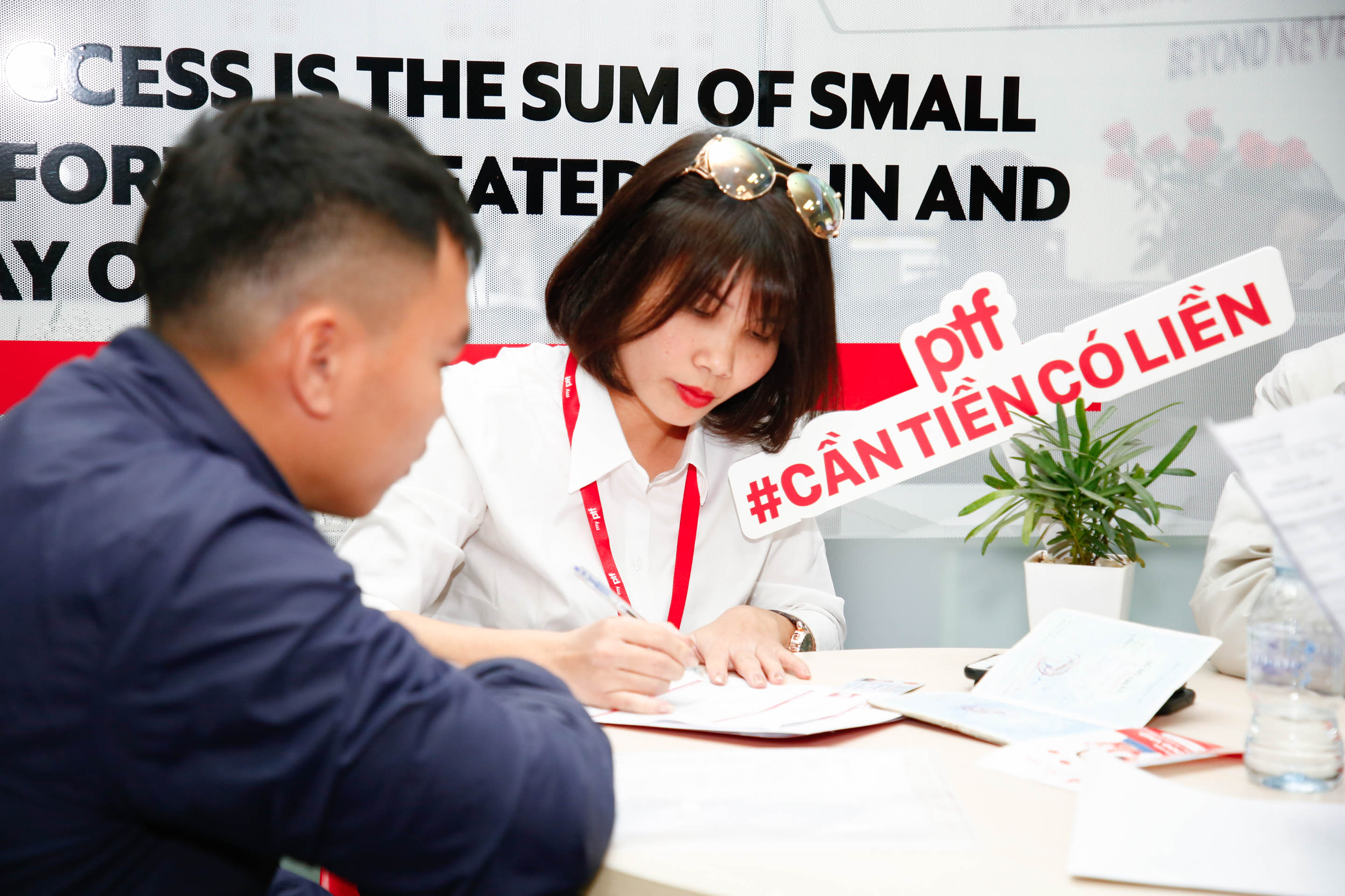 Hỏi đáp về sản phẩm vay tiền mặt cần tiền là có liền tại PTF