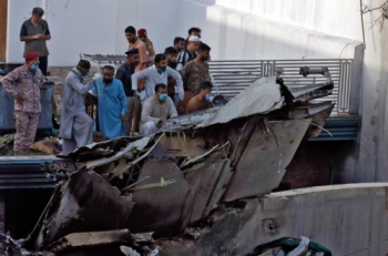 Tìm thấy 80 thi thể trong vụ rơi máy bay kinh hoàng ở Pakistan
