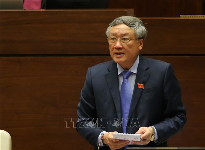 Ch&aacute;nh &aacute;n To&agrave; &aacute;n Nh&acirc;n d&acirc;n Tối cao Nguyễn Ho&agrave; B&igrave;nh ph&aacute;t biểu l&agrave;m r&otilde; một số vấn đề đại biểu Quốc hội n&ecirc;u. Ảnh: Dương Giang/TTXVN