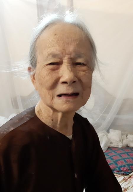 cụ Ho&agrave;ng Thị Ảng 102 tuổi người được ủy quyền chia t&agrave;i sản