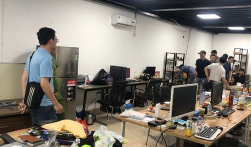 Triệt phá đường dây đánh bạc với số tiền giao dịch lên đến 64.000 tỉ đồng.