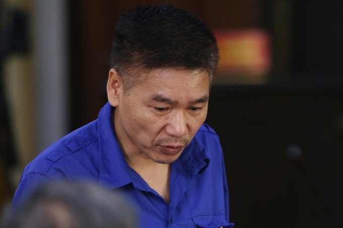 Cựu ph&oacute; gi&aacute;m đốc Sở Gi&aacute;o dục v&agrave; Đ&agrave;o tạo Sơn La trước khi nghe bản &aacute;n.