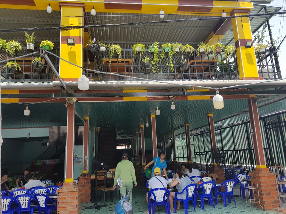 Luật sư cho rằng nhiều nh&acirc;n vi&ecirc;n của qu&aacute;n B&igrave;nh Nguy&ecirc;n kh&ocirc;ng vi phạm ph&aacute;p luật m&agrave; vụ việc đang c&oacute; nhiều người oan sai