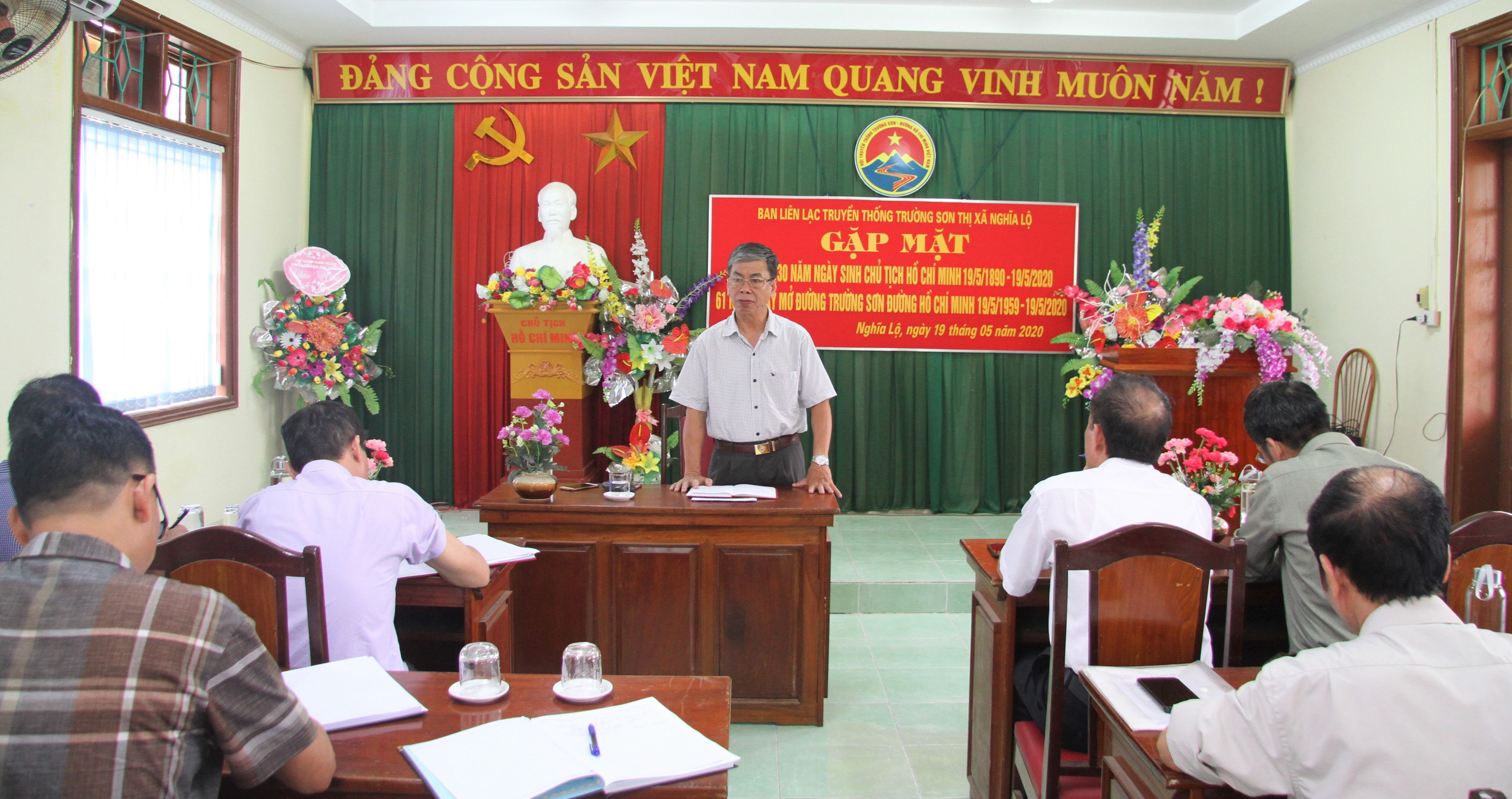 &Ocirc;ng C&ugrave; Đức Đua, Trưởng BĐD Hội NCT tỉnh chủ tr&igrave; buổi giao ban với c&aacute;c huyện, th&agrave;nh phố