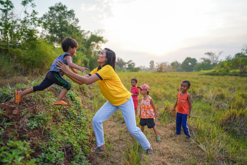 Khoanh khắc b&igrave;nh y&ecirc;n v&agrave; giản dị của hoa hậu