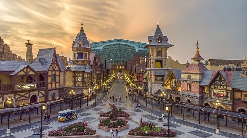 Đại lộ Ch&acirc;u &Acirc;u t&aacute;i hiện khung cảnh v&agrave; kiến tr&uacute;c ch&acirc;u &Acirc;u trung cổ