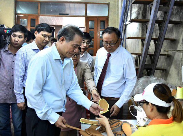 B&iacute; thư Th&agrave;nh ủy Đ&agrave; Nẵng Trương Quang Nghĩa thăm C&ocirc;ng ty Hương Quế