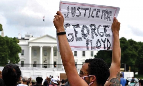 Có phải nước Mỹ đang bước vào “trang đen tối”?