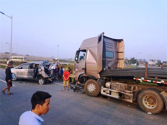 Vụ lùi xe trên cao tốc: Toà tuyên y đối với tài xế container