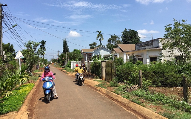 X&acirc;y dựng hệ thống ch&iacute;nh trị vững mạnh để ph&aacute;t triển kinh tế - x&atilde; hội địa phương.