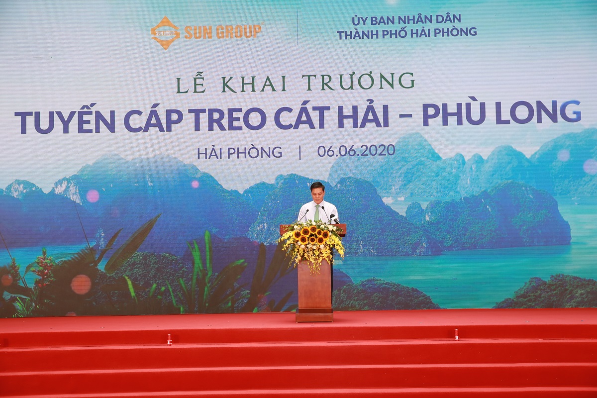 Chủ tịch UBND th&agrave;nh phố Nguyễn Văn T&ugrave;ng ph&aacute;t biểu tại Lễ khai trương