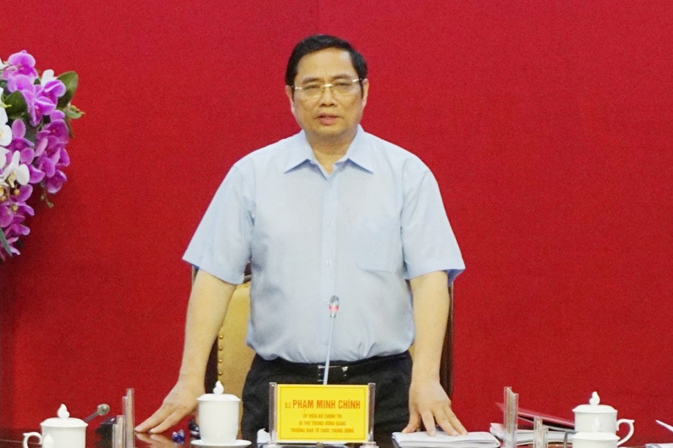 Đồng ch&iacute; Phạm Minh Ch&iacute;nh ph&aacute;t biểu tại buổi l&agrave;m việc.