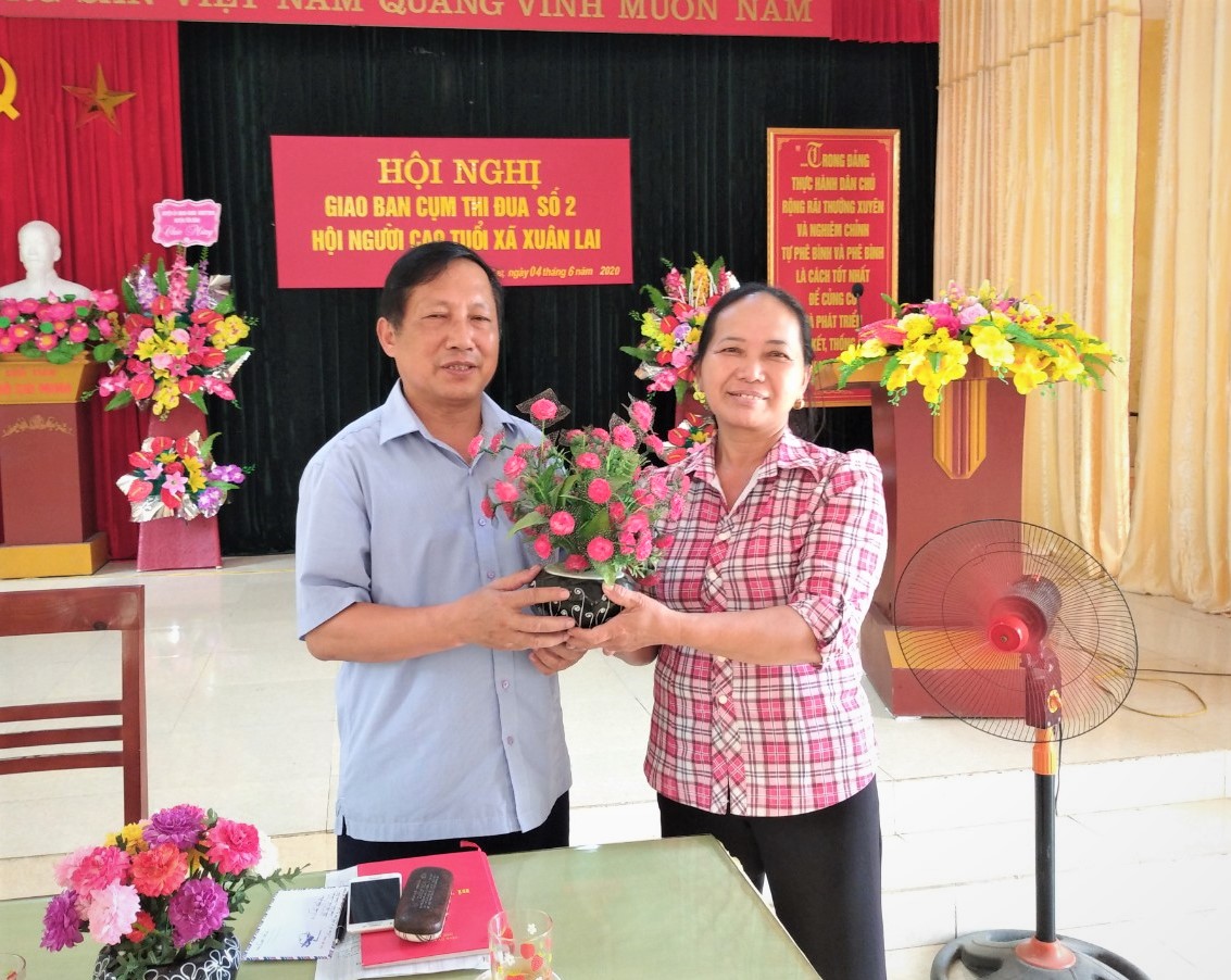 Giao ban Cụm thi đua Hội NCT x&atilde; Xu&acirc;n Lai