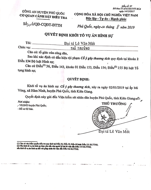 Quyết định khởi tố vụ &aacute;n h&igrave;nh sự số 116/QĐ-CQĐT-ĐTTH, do Đại t&aacute; L&ecirc; Văn M&oacute;t, Thủ trưởng Cơ quan CSĐT k&iacute; ban h&agrave;nh ng&agrave;y 20/8/2019