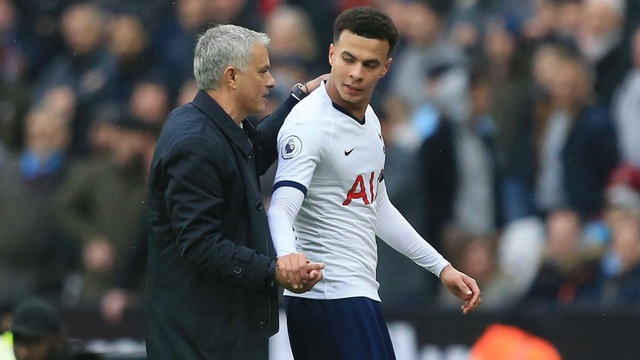 Mourinho kh&ocirc;ng h&agrave;i l&ograve;ng khi Alli sẽ kh&ocirc;ng thể ra s&acirc;n trước Man Utd