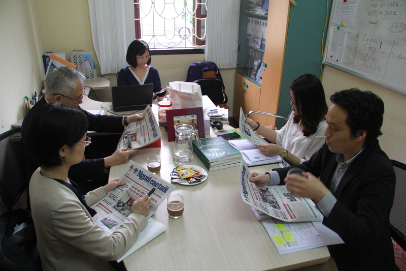 Bạn b&egrave; quốc tế với B&aacute;o Người cao tuổi.