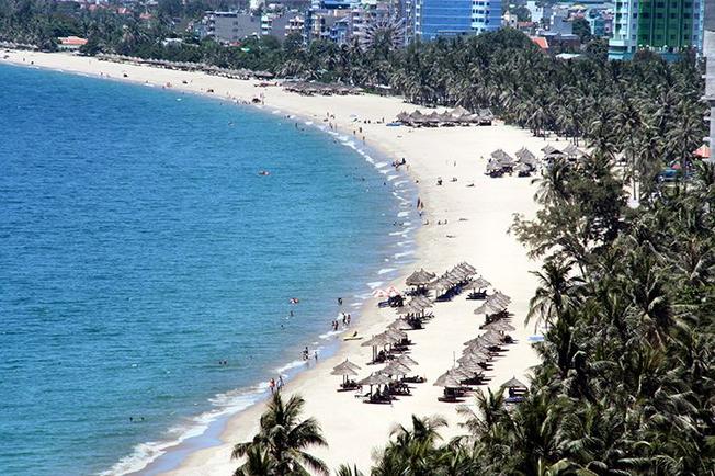 Một g&oacute;c b&atilde;i biển TP Nha Trang