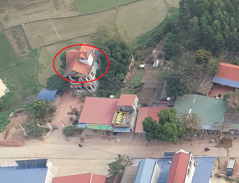 Nh&agrave; &ocirc;ng Dương Văn Ch&uacute;c như một biệt phủ giữa l&agrave;ng qu&ecirc;