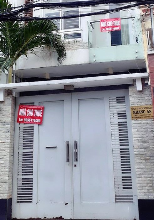 Căn nhà đặt nơi Công ty Khang An đặt trụ sở đang thông báo cho thuê.