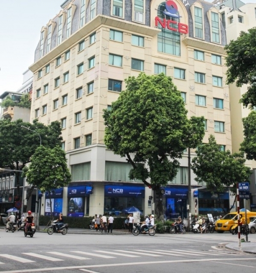 Hà Nội: Cán bộ ngân hàng làm giả hồ sơ, tài khoản của khách hàng bị “phong tỏa” 50 tỷ đồng?