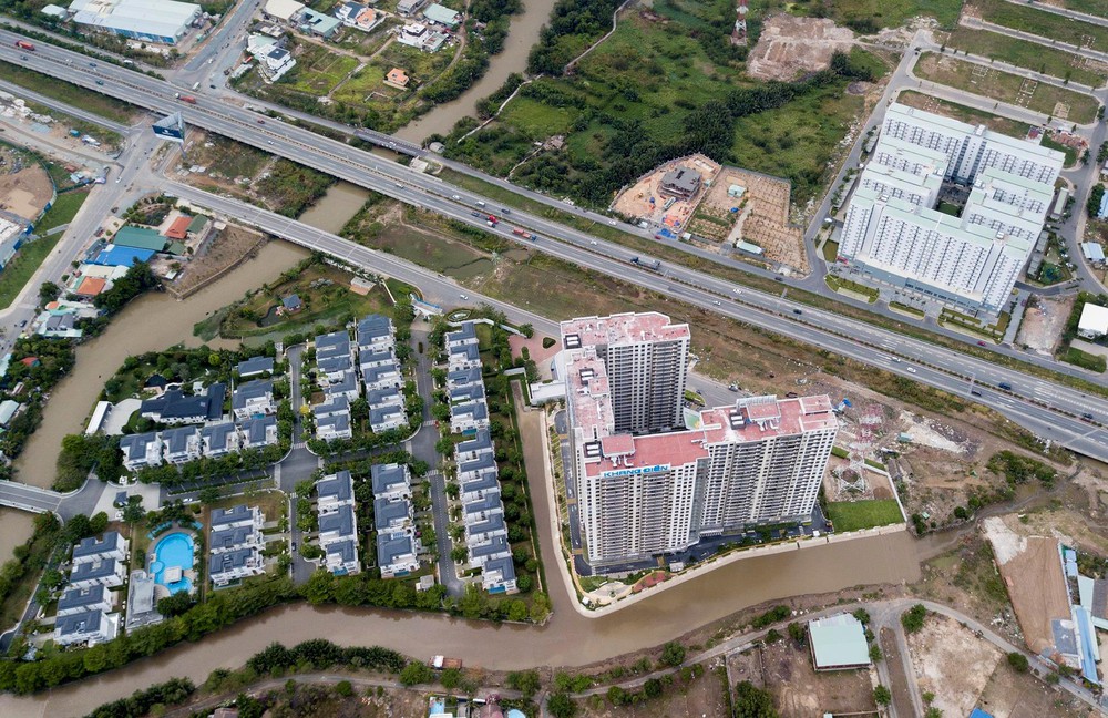 C&aacute;c khu d&acirc;n cư h&igrave;nh th&agrave;nh theo sự ph&aacute;t triển cơ sở hạ tầng, hệ thống tiện &iacute;ch.