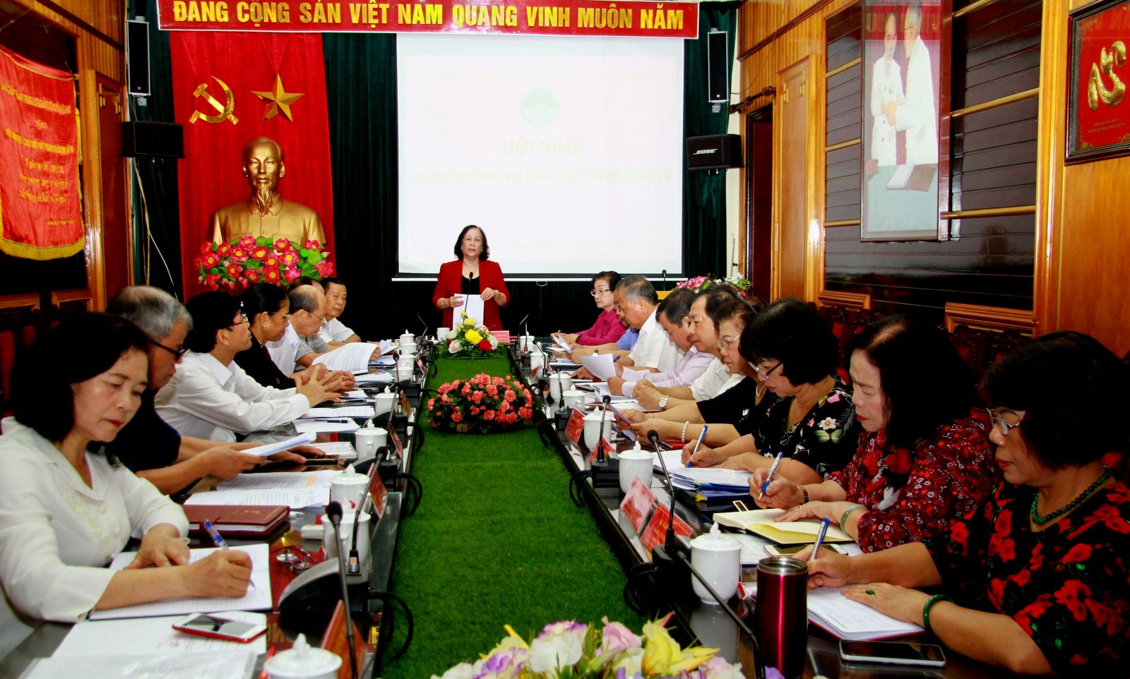 Chủ tịch Phạm Thị Hải Chuyền chủ tr&igrave; Hội nghị