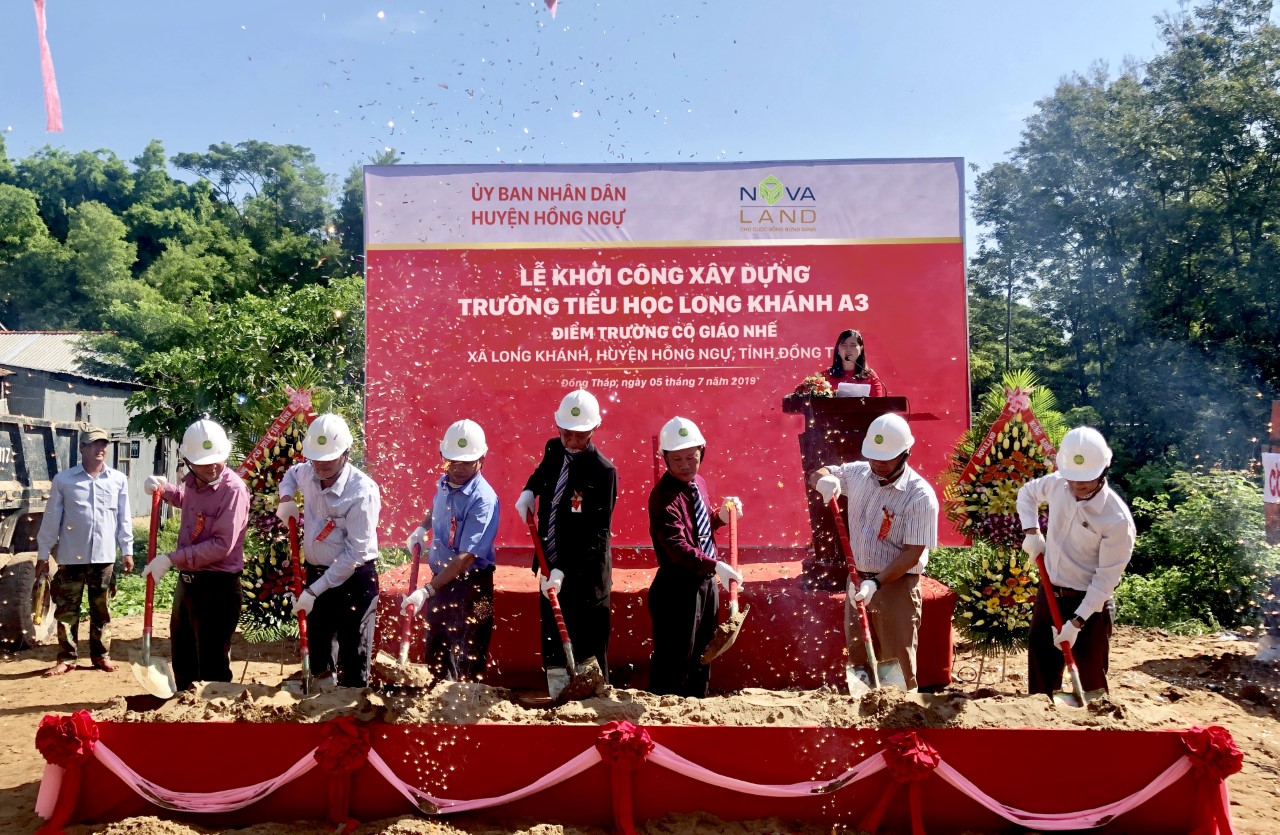Nghi thức Lễ khởi c&ocirc;ng x&acirc;y dựng trường tiểu học Long Kh&aacute;nh A3, điểm trường C&ocirc; gi&aacute;o Nhế