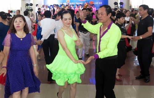 Tỉnh Bắc Ninh: Giao lưu khiêu vũ thể thao của hơn 300 NCT