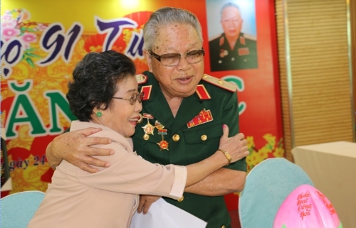Có gia đình “Phu phụ song toàn, tử tôn hưng thịnh”