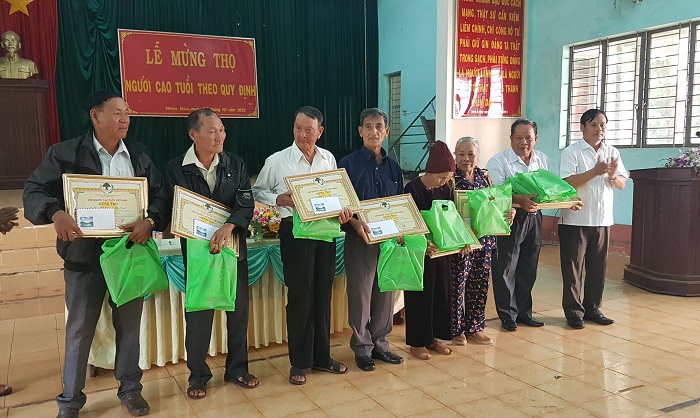 Mừng thọ NCT thị trấn Nhơn H&ograve;a