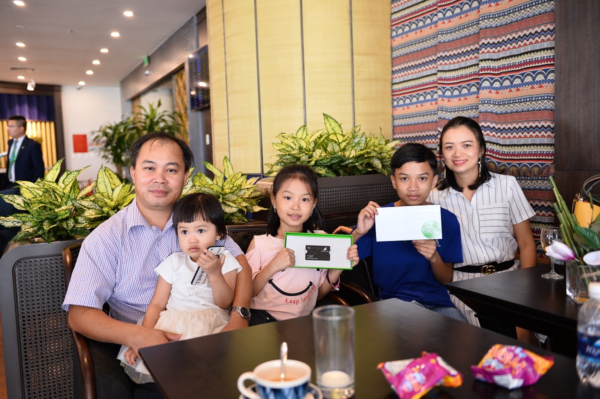 Anh Nguyễn Văn Trường c&ugrave;ng gia đ&igrave;nh