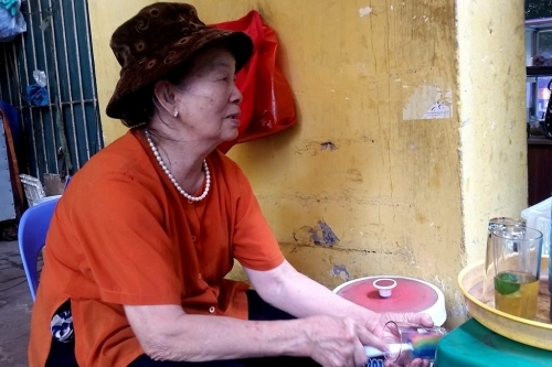 Cám cảnh thân già