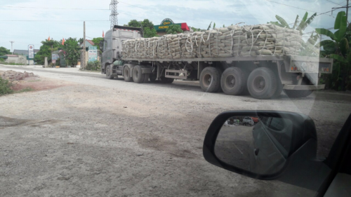 Tỉnh Thanh Hóa: Xe “tải trọng lớn” băm nát đường giao thông?