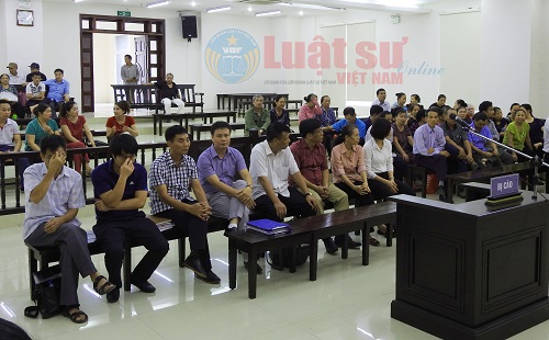 C&aacute;c bị c&aacute;o tại phi&ecirc;n t&ograve;a