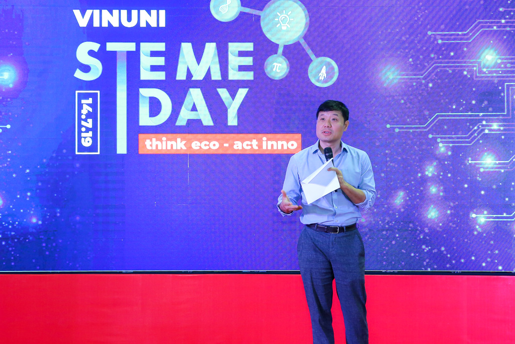Gi&aacute;o sư Vũ H&agrave; Văn - người khởi xướng chương tr&igrave;nh đưa STEME v&agrave;o trường c&aacute;c trường trung học phổ th&ocirc;ng - nhấn mạnh trong 6 th&aacute;ng qua, kể từ khi Chương tr&igrave;nh đưa gi&aacute;o dục STEME tới học sinh THPT được triển khai đ&atilde; c&oacute; 20 dự &aacute;n STEME tr&ecirc;n cả nước th&agrave;nh lập v&agrave; đi v&agrave;o hoạt động s&ocirc;i nổi
