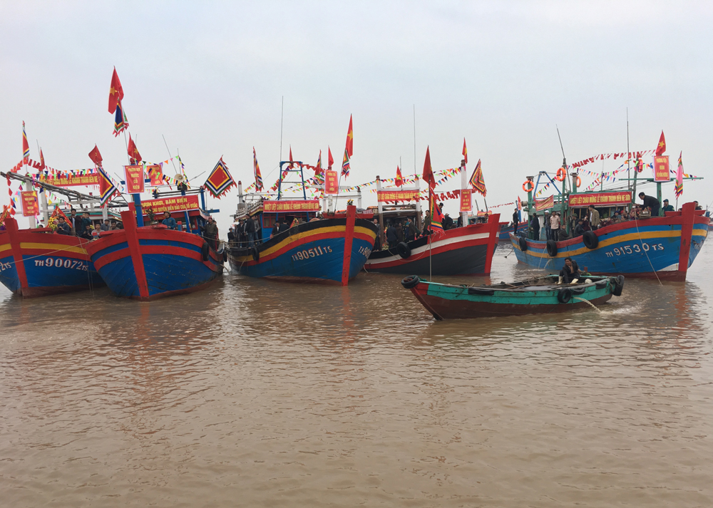 Những con thuyền Ngư Lộc bắt đầu ra khơi