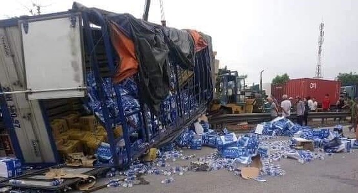 Một phần hiện trường vụ tai nạn thứ ba g&acirc;y hậu quả nghi&ecirc;m trọng: 5 người tử vong