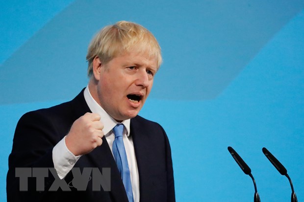 &Ocirc;ng Boris Johnson ph&aacute;t biểu tại London, Anh ng&agrave;y 23/7, sau khi được bầu l&agrave;m l&atilde;nh đạo mới của đảng Bảo thủ.