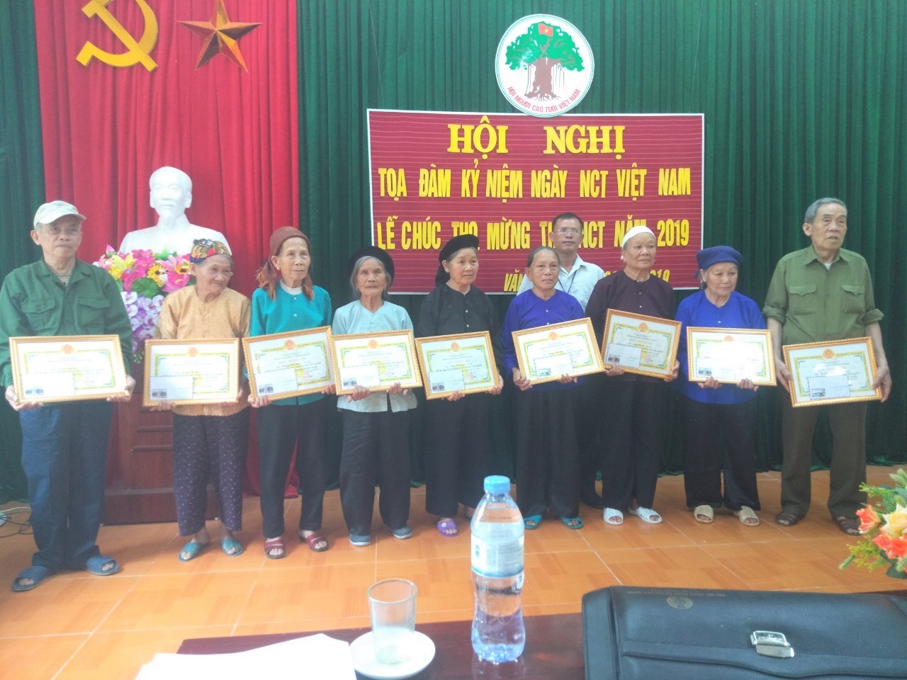 Nhiều c&aacute; nh&acirc;n NCT xuất sắc huyện Văn Quan được khen thưởng