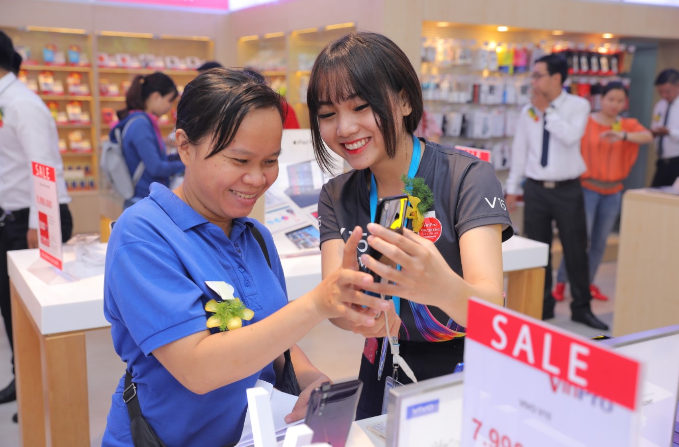 Kh&ocirc;ng gian mua sắm th&acirc;n thiện với đa dạng đối tượng kh&aacute;ch h&agrave;ng