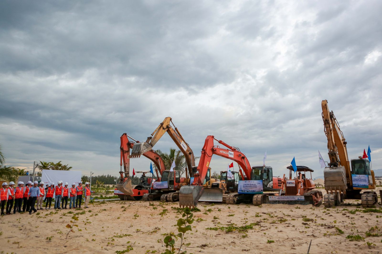 Lễ động thổ dự &aacute;n Viện đ&agrave;o tạo H&agrave;ng kh&ocirc;ng Bamboo Airways tại Khu quy hoạch Trung t&acirc;m nghi&ecirc;n cứu đ&agrave;o tạo nguồn nh&acirc;n lực thuộc Khu l&otilde;i Khu đ&ocirc; thị Du lịch sinh th&aacute;i Nhơn Hội, Quy Nhơn